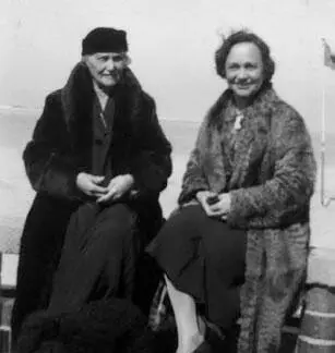Мать Бабеля и его сестра Мери Остенде 1937 Сохранилось множество писем - фото 81