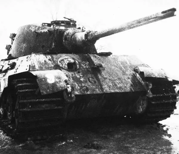 Немецкий танк PzVI AusfB Königstiger из состава 509го батальона тяжелых - фото 37