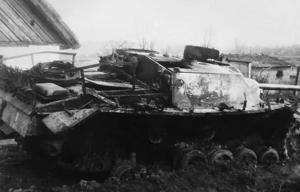 Штурмовое орудие StuG 40 подбитое во время боев в районе озера Балатон - фото 63