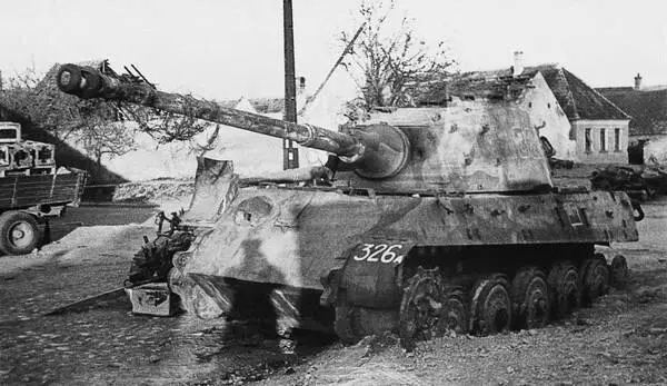 PzVI AusfB Königstiger 509го батальона тяжелых танков захваченный частями - фото 83