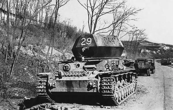 Зенитный танк Flakpanzer IV Wirbelwind со счетверенной установкой 20мм пушек - фото 84