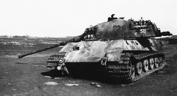 Оставленный изза поломок PzVI AusfВ Königstiger 509го батальона тяжелых - фото 131