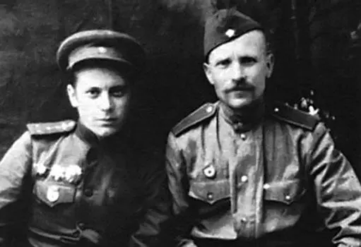 Дмитрий Лоза со своим отцом Федором Лозой 18 сентября во второй половине дня - фото 6