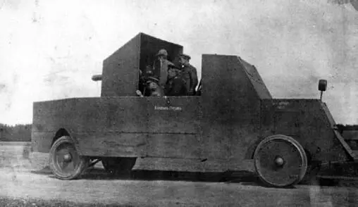 Бронеавтомобиль Паккард 1й автопулеметной роты Капитан Гурдов в бою 1915 - фото 33