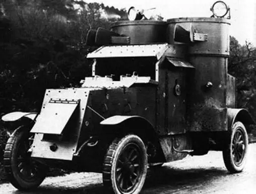 Бронеавтомобиль Остин 3й серии 1917 год Хорошо видны фары установленные - фото 84