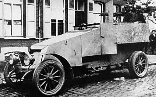 Бронеавтомобиль Рено во французской армии 1914 год фото из архива Я - фото 108