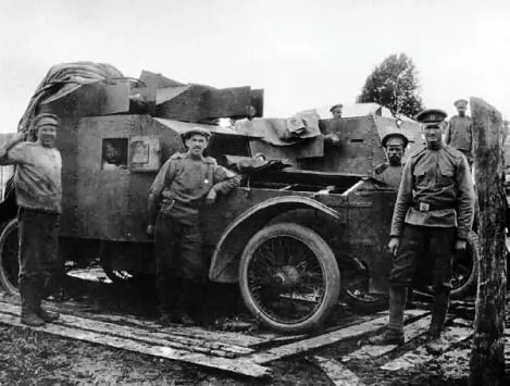 Бронемашина АрмстронгУитвортДжаррот 22го автопулеметного взвода 1916 год - фото 154