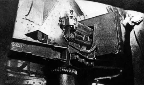 Внутренняя часть орудийной башни мотоброневагона ORLIK Осень 1918 года - фото 283