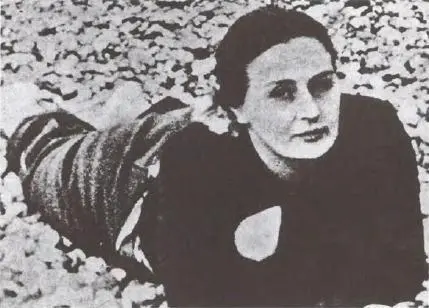 Нина Теймуразовна Берия Гегечкори жена ЛП Берия ИВ Сталин с дочерью - фото 16
