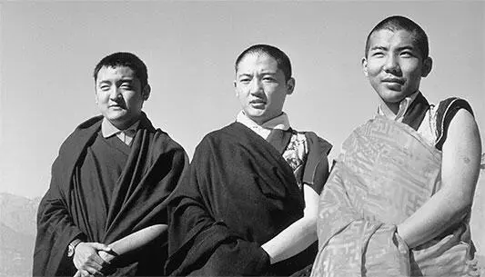 Шамар Ринпоче Гьялцаб Ринпоче и Джамгён Конгтрул Ринпоче Группа отправилась - фото 38