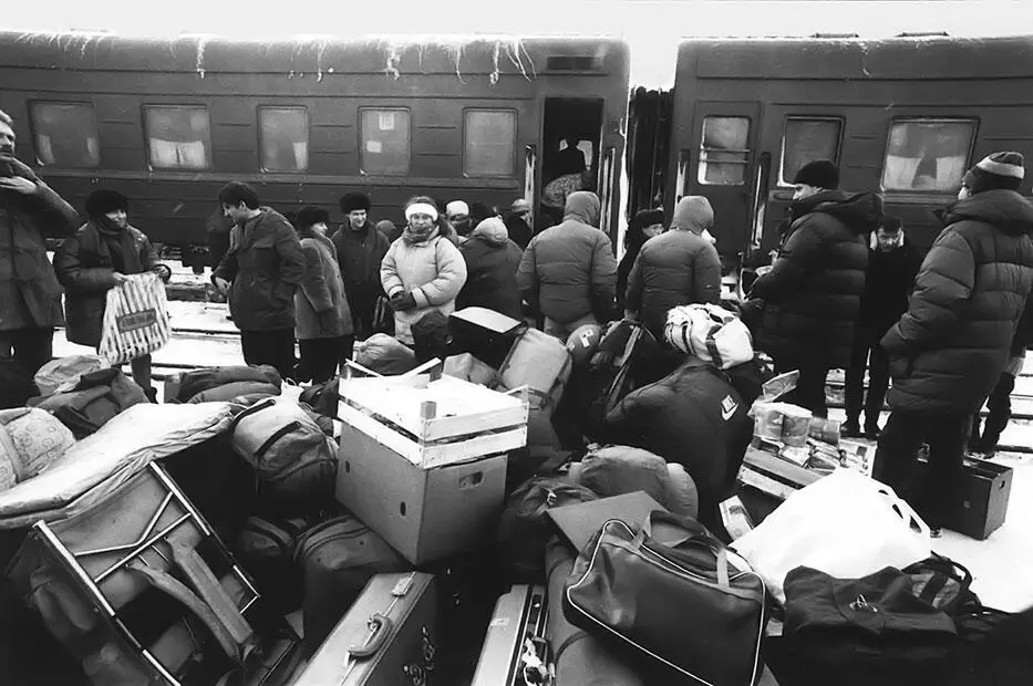 Часть нашего багажа В российской квартире Следующий день бы историческим - фото 272