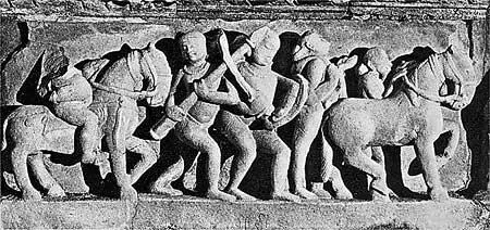 Рис 146 Старинный барельеф из древнеиндийского храма Лакшмана Lakshmana - фото 55