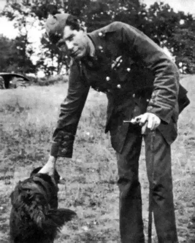 Эдвард Мэннок родился вероятно в городке Баллинколидж Ирландия 24 мая 1887 - фото 9