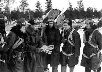 У И16 летчики Д Гатаренко А Байсултанов М Васильев М Старухин В - фото 50