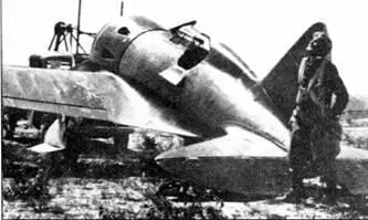 Пилот 1й аэ Москасов у своего И16 тип 5 Лето 1937 г Республиканские - фото 69