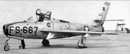 Истребитель F84G Хорошо виден пилон для подвески атомной бомбы - фото 88
