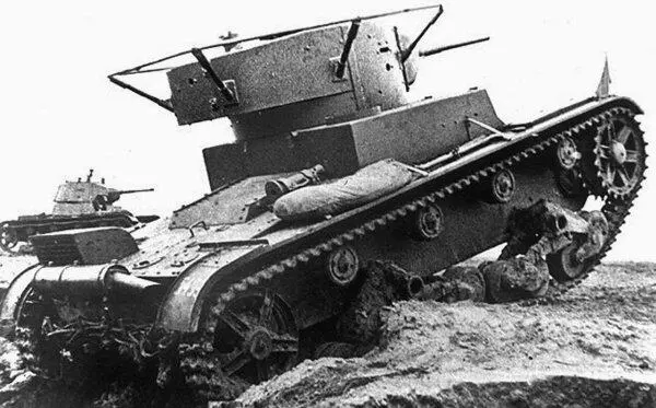 Легкий танк Т26 Легкий танк БТ5 Средний танк Т28 - фото 41