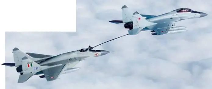 Отработка дозаправки в воздухе модернизированного истребителя МиГ29UPG В - фото 78