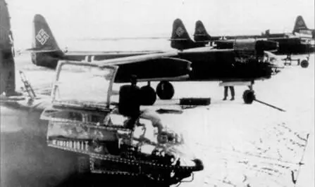 На аэродроме бомбардировщики Ar 234 Уничтоженный авиацией союзников - фото 55