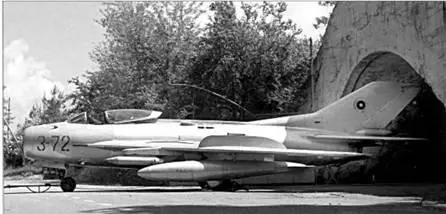 Выведенный из железобетонного укрытия F6C Авиабаза Ринас 20032004 гг - фото 65