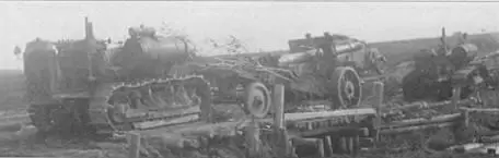 Тракторы С60 со 152мм пушкамигаубицами обр 1937 г брошенные летом 1941 г - фото 122