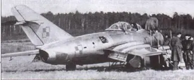 Польский Lim1 угнанный Ф Гарецки на датский остров Борнхольм 5 марта 1953 г - фото 70