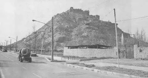 Рис 1021 Якобы зороастрийский храм на горе в Исфахане Вероятно новодел - фото 322