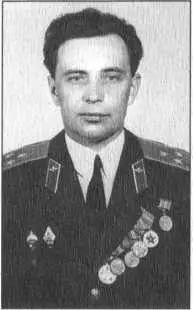 Полковник Кузьменко Ф Д начальник штаба 105й гвардейской - фото 13