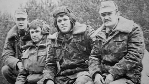 Майор Олег Дедегкаев крайний справа 1994 год Тамара Дедегкаеваподелилась со - фото 17