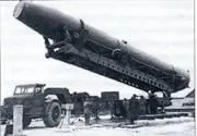 Установка ракеты Р14У в шахту В конце 1960х начале 1970х гг в ходе - фото 111