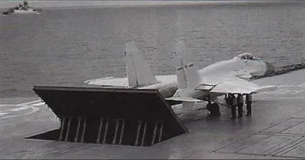Самолет Шеньян J15 Летающая Акула на стартовой позиции АВ Ляонин Первая - фото 100