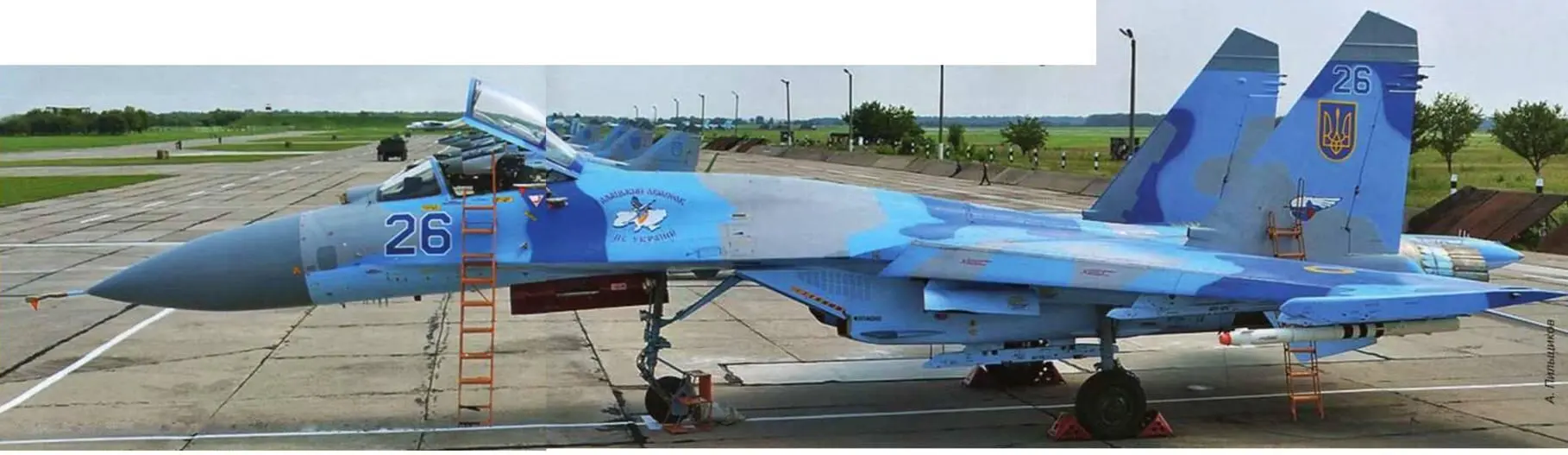 Су27 из состава 831й бригады тактической авиации Миргород 18 июля 2011 г - фото 85