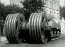 Танк Шерман с катковым тралом Т1ЕЗ М1 Тетушка Джемайма Нормандия 1944 - фото 124