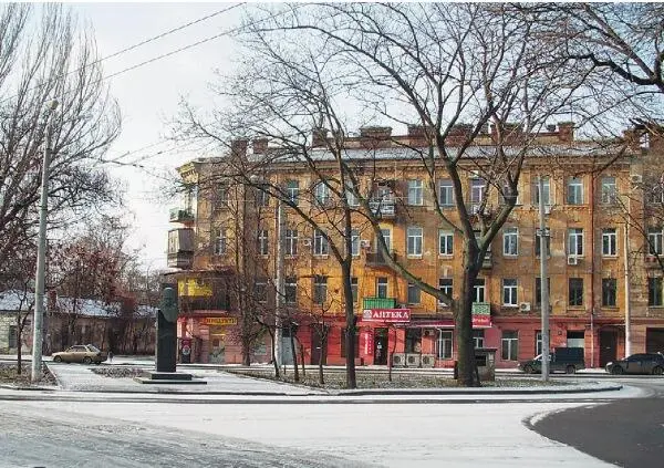 Площадь Льва Толстого и памятник Льву Толстому от трудящихся Центрального - фото 32