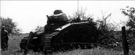 Подбитый южнее Стонна В1 bis 354 Chinon JYM Возможно унтерофицер - фото 76