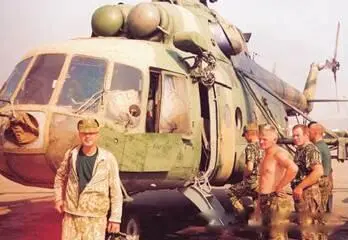 Возвращение на базу после вынужденной посадки Довольны летчики озабочены - фото 44