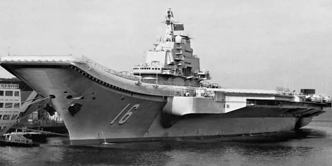 ВМС КНР пополнились первым авианосцем 25 сентября 2012 г в военноморской - фото 104