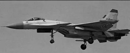 Китайский аналог Су33 палубный истребитель J15 Посадка вертолета Z8 на - фото 106