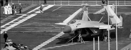 Макет J15 на палубе авианосца Китайский авианосец в море Авианосец - фото 110