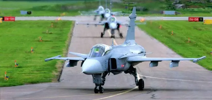 JAS39C Грипен SAAB J35J SAAB AJS37 Пилатус PC - фото 80