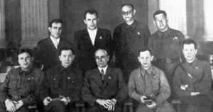 Руководство Наркомата танковой промышленности 1942 г Первый ряд слева - фото 34