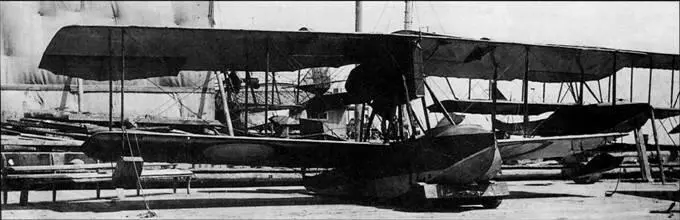 Летающая лодка М15 в школе морских летчиков Баку 1917 г Летающие лодки - фото 112