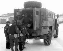 Посадка личного состава в машину через кормовую распашную дверь Личный - фото 65