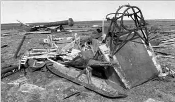 Вверху пришедшие в негодность аэросани НКЛ1641 в КомсомольскенаАмуре 1962 - фото 152