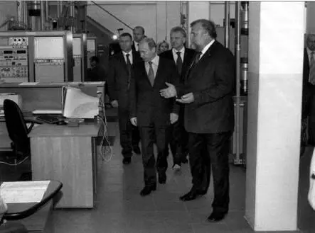 Посещение ВИАМ В В Путиным июнь 2008 г Творческая деятельность коллектива - фото 13