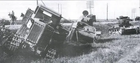 Брошенные Коминтерн и танки Т26 огнеметный и линейный Лето 1941 г - фото 36