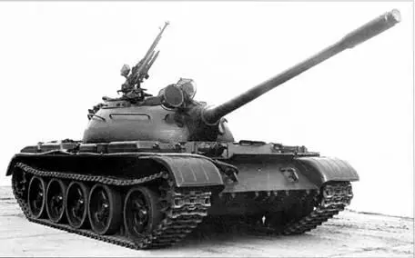 Танк Т54БК Боевая масса 365 т экипаж 4 чел оружие пушка 100 мм - фото 156