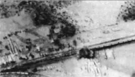 Фотоснимок удара по железнодорожной станции Хорошо видно что наряду с - фото 130