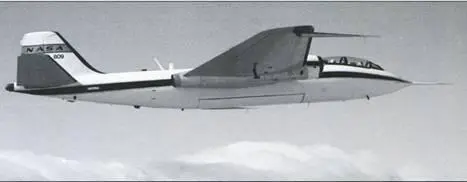 Исследовательский самолет NASA на базе В57В 1982 г Поступление в войска - фото 44