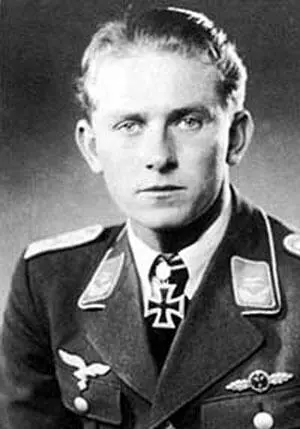 Граф Эрбо фон Кагенек РК 3071941 оберлейтенант авиации командир 9й - фото 99